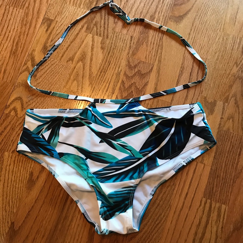 NWT Zaful White & Green Tropical Swimsuit Set (XL) - Picture 3 of 16